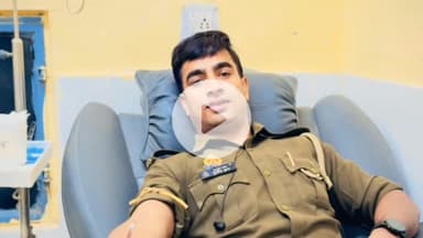 शाहजहांपुर: जिला अस्पताल में प्रसव पीड़ा से ग्रस्त गर्भवती महिला को आपातकालीन स्थिति में कांस्टेबल ने किया रक्तदान