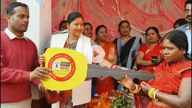 बलियापुर: शॉपिंग कॉम्प्लेक्स आंगनबाड़ी केंद्र का झरिया विधायक व सिंदरी विधायक ने किया उद्घाटन