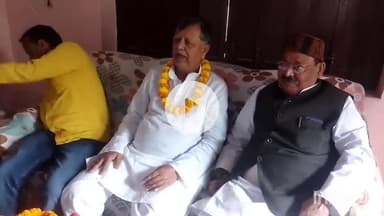 करायपरसुराय: प्रखंड क्षेत्र के जनप्रतिनिधियों ने नव चयनित विधायक का फूलमाला पहनाकर किया भव्य स्वागत, डियावां पैक्स अध्यक्ष भी उपस्थित