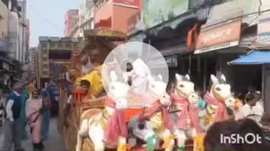 बांदा: शहर में जैन समाज ने महावीर चौक जैन मंदिर से निकाली भव्य शोभा यात्रा, सूर्य मंत्र से हुई प्रतिमाओं की प्रतिष्ठा