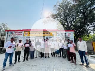 27 जनवरी 2025 से प्रतिदिन गांव गांव व घर-घर जाकर की पीडीए पर मीटिंग व पीडीए पर चर्चा

 आज दिनाँक 15/11/2025 को 136 ददरौल विधानसभा के विभिन्न ग्राम पंचायत में डोर टू डोर लोगों से मुलाकात की और पीडीए पर चर्चा की साथ ही SIR के बारे में सभी समा