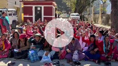 पुरोला: पुरोला तहसील कार्यालय में आंगनबाड़ी कार्यकत्रियों ने वेतन सहित चार सूत्रीय मांगों को लेकर किया धरना प्रदर्शन