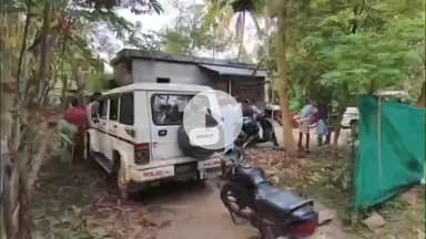 കൊടുങ്ങല്ലൂർ: കൊടുങ്ങല്ലൂർ ശ്രീനാരായണപുരത്ത് അമ്മയെയും മകനെയും വീട്ടിൽ മരിച്ച നിലയിൽ കണ്ടെത്ത