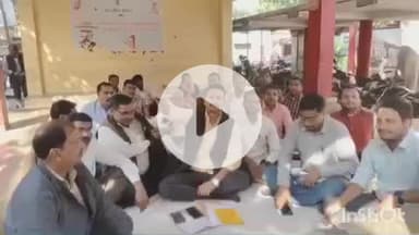 बहराइच: बहराइच में लेखपालों ने तहसील सदर परिसर में धरना प्रदर्शन किया, वेतन वृद्धि सहित विभिन्न मांगों का सौपा ज्ञापन