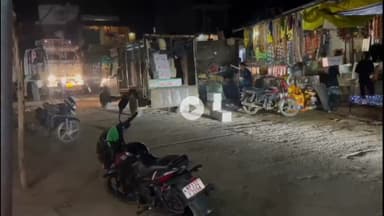 शिवपुरी: सिरसौद: कुरियाना बस स्टैंड पर लापरवाह लोडिंग वाहन चालक से लगा जाम