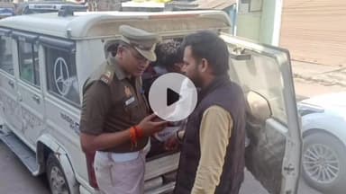 ललितपुर: यातायात पुलिस ने नवम्बर यातायात माह के दृष्टिगत चलाया जागरूकता अभियान, 297 वाहनों का चालान व 3 वाहनों को किया सीज