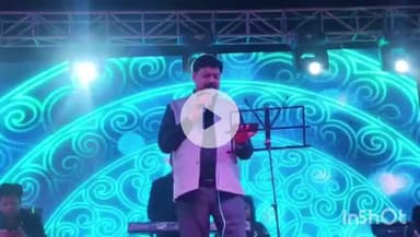 हरदोई: हरदोई खादी युवा महोत्सव में नगर मजिस्ट्रेट ने अपनी छिपी प्रतिभा दिखाई, गाना गाकर लोगों का मन मोहा