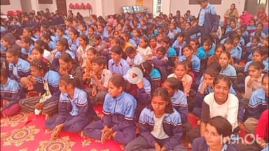 चूरू: चूरू में अतिथियों ने बालिकाओं को संभाग स्तरीय खेलकूद प्रतियोगिता में सम्मानित किया