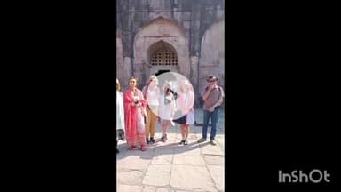 धार: धार जिले की मांडु नगरी में अमेरिका-फ्रांस सहित 6 देशों का दल पहुंचा, प्राचीन स्मारकों का इतिहास जाना