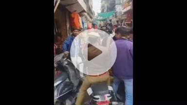 झांसी: झांसी के बड़ा बाजार में भीषण जाम, वीडियो सोशल मीडिया पर हुआ वायरल, राहगीरों को हुई परेशानी