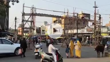 बीना: बीना में ऐतिहासिक राम बारात की तैयारियां जोरों पर, सर्वोदय चौराहा पर बन रहा भव्य गेट, रात में होगी गोद भराई की रस्म