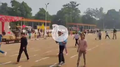 गाज़ीपुर: पुलिस लाइन में वामा सारथी द्वारा भव्य खेल-कूद प्रतियोगिता का आयोजन, SP की पत्नी ने किया शुभारंभ