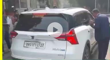 पटना ग्रामीण: उपमुख्यमंत्री विजय कुमार सिन्हा को मिली बुलेट प्रूफ कार, मतदान के दौरान उनकी गाड़ी पर गोबर फेंका गया था