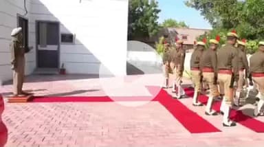 बाड़मेर: आर्म्ड बटालियन एवं एसडीआरएफ राजस्थान जयपुर के अतिरिक्त महानिदेशक ने जिला बाड़मेर का पुलिस वार्षिक निरीक्षण किया