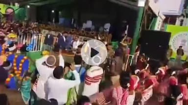 कांके: अल्बर्ट एक्का चौक से सीएम हेमंत सोरेन ने झारखंड जतरा शोभायात्रा को हरी झंडी दिखाकर किया रवाना