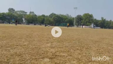 बांदा: पुलिस लाइन में मतदाता जागरूकता के लिए पैलानी एकादश और सदर एकादश के बीच क्रिकेट मैच खेला गया, SDM पैलानी ने लगाया शतक