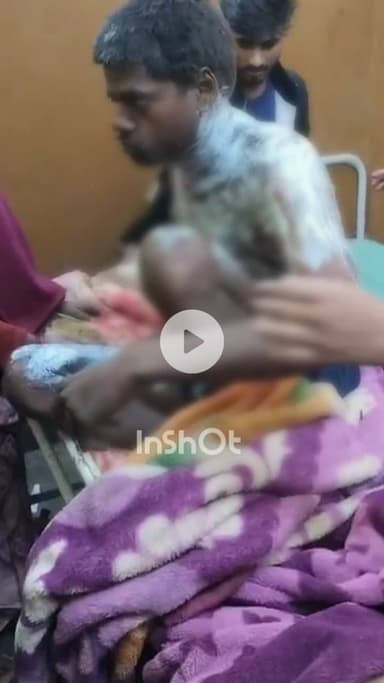 सफीपुर: सफीपुर के आसीवन थाना क्षेत्र के करहिया गांव में धान की पिटाई करते समय युवक आग से झुलस गया, गंभीर हालत में भर्ती