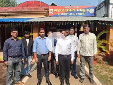 पाकुड़: मंडलकारा पाकुड़ में जेल अदालत सह मेडिकल कैंप का हुआ आयोजन #helth #chekup #camp #pakur #jail