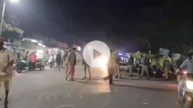 महाराजगंज: पुरैना खंडी चौरा में CO सदर ने पुलिस बल के साथ किया पैदल मार्च