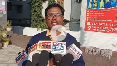 जगदलपुर: जगदलपुर के सिनेमाघरों में माटी फिल्म की धूम, नक्सली कमांडर की भूमिका निभा रहे श्रीधर पांडे ने दी जानकारी