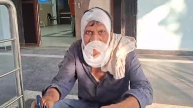 आरा: बांस टाल में दबंगों ने बुजुर्ग को बेरहमी से पीटा, पिस्तौल के बट से सिर फाड़कर किया घायल, अस्पताल में इलाज किया गया