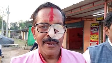 चेनारी: एनडीए के मुरारी प्रसाद गौतम की चेनारी विधानसभा से ऐतिहासिक जीत पर समर्थकों में खुशी की लहर, बांटी गई मिठाइयां