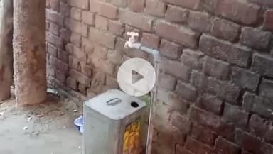 लखीमपुर: श्रीनगर में पानी संकट,ग्राम प्रधान और जल निगम के विवाद में 10 दिन से प्यासे ग्रामीण, पानी को तरस रहे ग्रामीण#Jansamasya