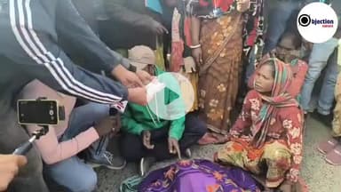 कोकर झिबरी मोड़ में हाथी ने ली एक आदमी की जान, ग्रामीण सुबह 7 बजे से सड़क जाम किए हुए हैं।#kokarranchi #follow #viral