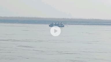 पूरनपुर: धनाराघाट पैंटून पुल निर्माण में देरी से परेशान ग्रामीण, नाव से नदी पार करने को मजबूर