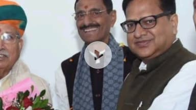 कांके: रातु रोड पर रक्षा राज्यमंत्री के आवास पर मारवाड़ी सम्मेलन ने केंद्रीय कानून मंत्री को ज्ञापन सौंपा