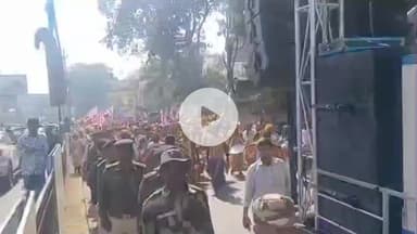 कांके: डोरंडा के जैप वन ग्राउंड से झारखंड राज्य के 25वें स्थापना दिवस पर निकली भव्य झारखंड जतरा शोभायात्रा