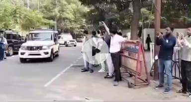 पटना ग्रामीण: लालू प्रसाद यादव और राबड़ी देवी नेता प्रतिपक्ष तेजस्वी यादव के आवास पहुंचे