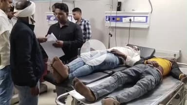 आरा: नारायणपुर वरुना के समीप दो बाइकों की आमने-सामने टक्कर, चार लोग गंभीर रूप से जख्मी