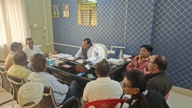 बलियापुर: 15वीं वित्त आयोग की राशि न मिलने पर मुखिया संघ का प्रतिनिधिमंडल बीडीओ से मिला