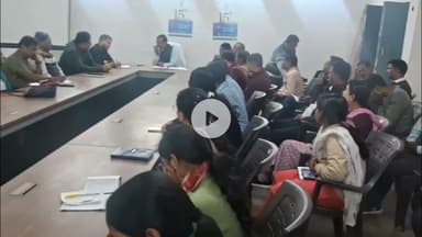 बलियापुर: सरकार आपके द्वार कार्यक्रम को लेकर प्रखंड कार्यालय के सभागार में हुई बैठक