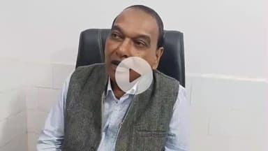 सिमडेगा: सिमडेगा में चल रहे रक्तदान शिविर में सिविल सर्जन ने लोगों से बढ़-चढ़कर शामिल होने की अपील की