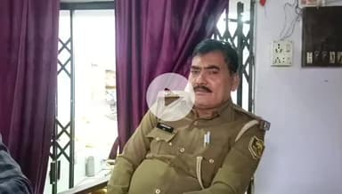 संपतचक: गोपालपुर पुलिस ने ई-रिक्शा से 80 लीटर देशी शराब बरामद कर 19 वर्षीय ड्राइवर को गिरफ्तार किया