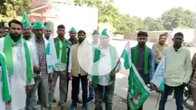 लखीमपुर: विलोबी हाल में दुकानदार द्वारा नकली बीज बिक्री के विरोध में किसान संगठन का धरना, किसानों के समर्थन में उतरा संगठन