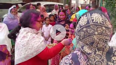 चेनारी: मुरारी प्रसाद गौतम की जीत पर कार्यकर्ताओं ने खुशी मनाई, मिठाइयां बांटकर एक-दूसरे को बधाई दी