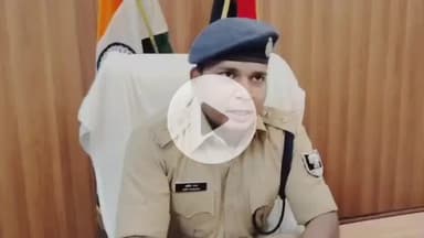 डुमरा: सीतामढ़ी पुलिस की बड़ी कार्रवाई: 24 घंटे में 26 अभियुक्त गिरफ्तार, 108 लीटर देसी शराब व अग्नेयास्त्र बरामद