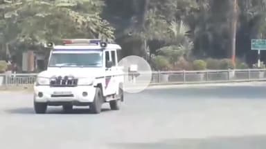 पटना ग्रामीण: मुख्यमंत्री नीतीश कुमार राज्यपाल को इस्तीफा सौंपने के लिए राजभवन रवाना