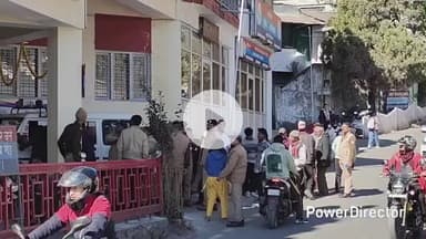 नैनीताल: मल्लीताल में मोबाइल खोने के चलते नेपाली मजदूरों के बीच कोतवाली के आगे लात-घूंसे चले, पुलिस ने 7 के खिलाफ की कार्रवाई