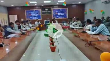 गाज़ीपुर: प्रधानमंत्री आवास योजना की प्रगति रिपोर्ट को लेकर सीडीओ ने सख्ती दिखाई, दो अधिकारियों से तलब किया स्पष्टीकरण