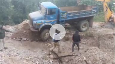 कोडरमा: अवैध माइका खनन रोकने के लिए छापेमारी, एक शक्तिमान जब्त, चालक फरार