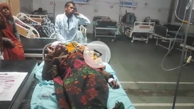 झालरापाटन: मनोहरथाना के पास टोडड़ी गांव में बेकाबू होकर बाइक सवार पुलिया से नीचे गिरकर घायल, अस्पताल में भर्ती