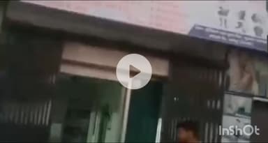 धामपुर: धामपुर के शुगर मिल रोड पर एक फिजियोथैरेपी केंद्र में अचानक नीलगाय घुसने से मचा हड़कंप