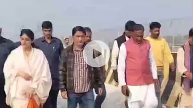 मिर्ज़ापुर: केंद्रीय मंत्री अनुप्रिया पटेल ने सेतु निगम के अधिकारियों को ओवर ब्रिज निर्माण में देरी को लेकर लगाई फटकार