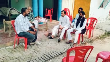 पट्टी: ग्राम वबिबिया करनपुर में रितेश शुक्ला की दादीजी के आकस्मिक निधन की सूचना पर जिलाध्यक्ष दिनेश तिवारी ने घर पहुंचकर शोक संवेदना व्यक्त किया।