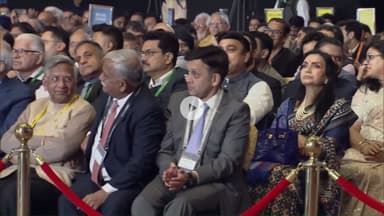 विकास विकास और सिर्फ विकास यह है मोदी का वादा जब तक रहेगा मोदी तब तक होगा विकास क्या यही है सच या इंडिया हो रहा है पीछे।