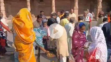 धार: धार की भोजशाला में मंगलवार को हिंदू समाज ने बड़ी संख्या में नियमित सत्याग्रह में भाग लिया